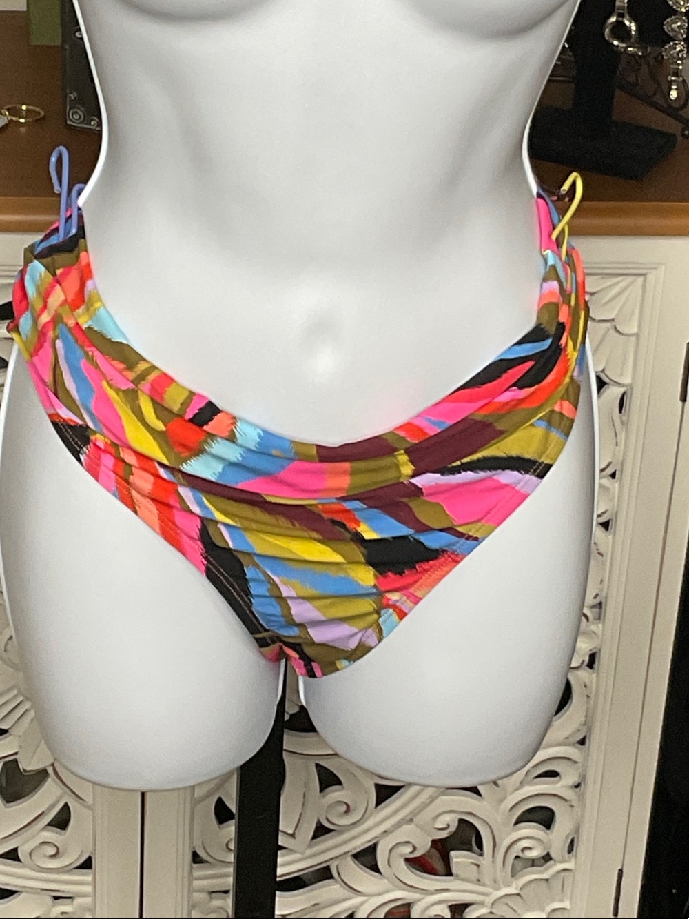140 - LaBlanca NWT High-Cut Women's Bikini Bottoms in Multicolors, Size 10 - Picture 2 of 5